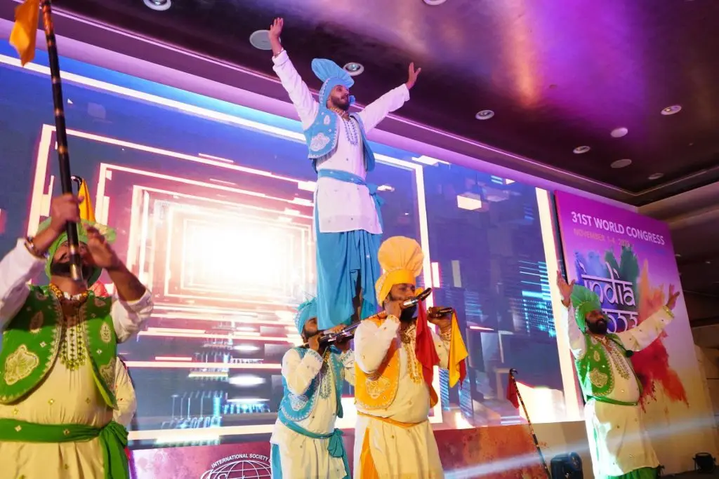 india 31st world congress pokaz tanca